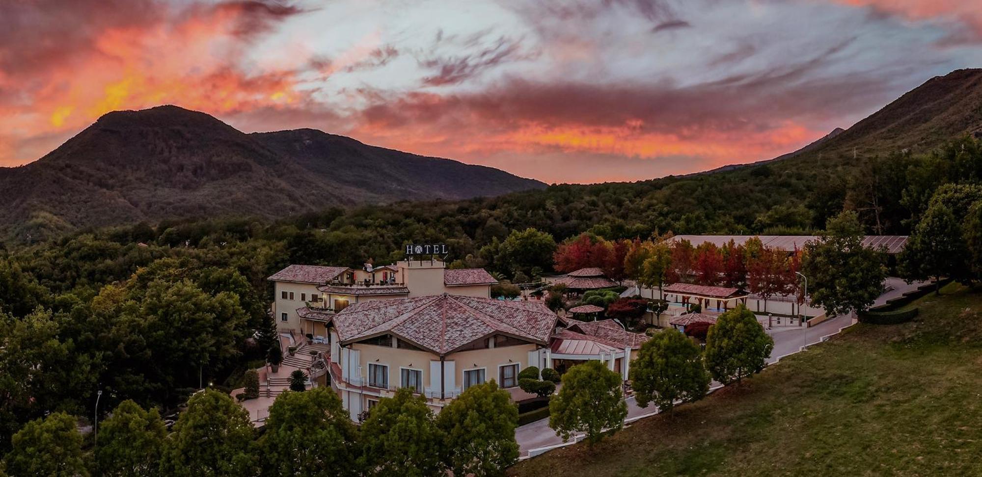 Castelluccio Superiore San Raffaele Hotel Restaurant & Resort מראה חיצוני תמונה